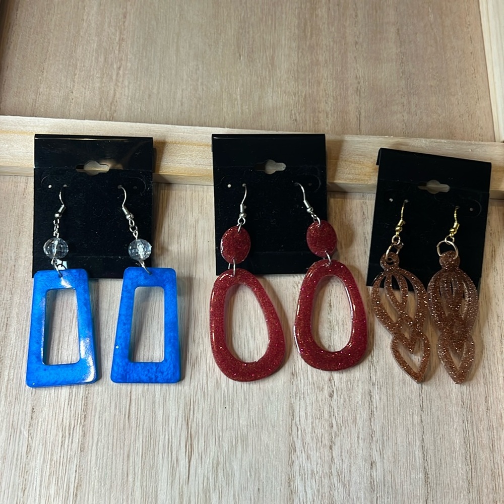 3 pairs of dangle earrings
